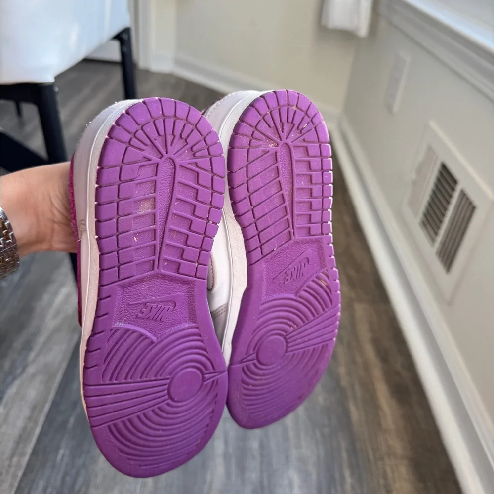 Nike dunk low platinum violet 2y